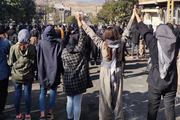 ترحيب عالمي واسع بقرار مجلس حقوق الإنسان التابع للأمم المتحدة بشأن جرائم النظام الإيراني