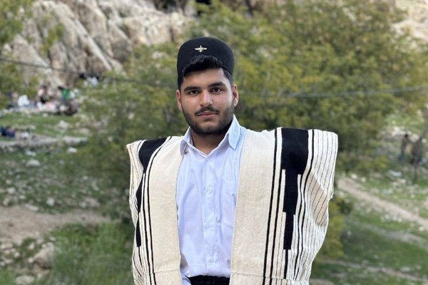الحكم بالإعدام على شاب إيراني عمره 19 عامًا بعد اتهامه بـ "إهانة المرشد"