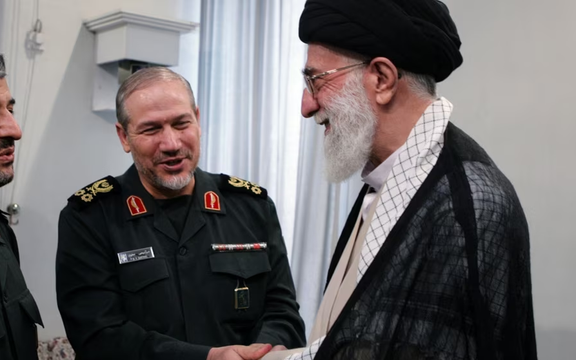 المستشار العسكري لخامنئي: لم ننحرف بعد وما زلنا على الصراط المستقيم