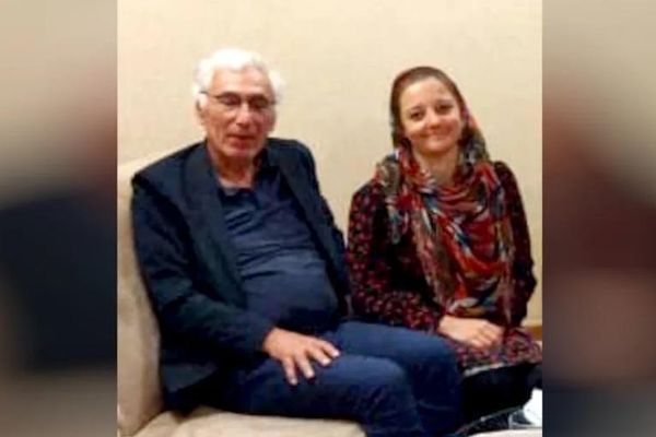 نقابة عمال "حافلات طهران" تطالب بالإفراج الفوري وغير المشروط عن معتقلين فرنسيين في إيران