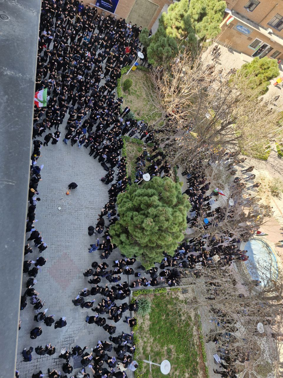 رئيس جامعة "شريف" للتكنولوجيا في طهران يهدد الطلاب المحتجين بالاعتقال