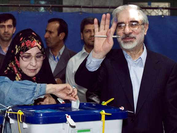 Reformist politicians Mir-Hossein Mousavi (right), and his wife Zahra Rahnavard