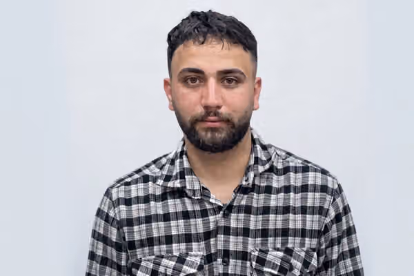 کارزار کشف حقیقت؛ شرح شکنجههای علیرضا سپاهی در زندان دستگرد اصفهان