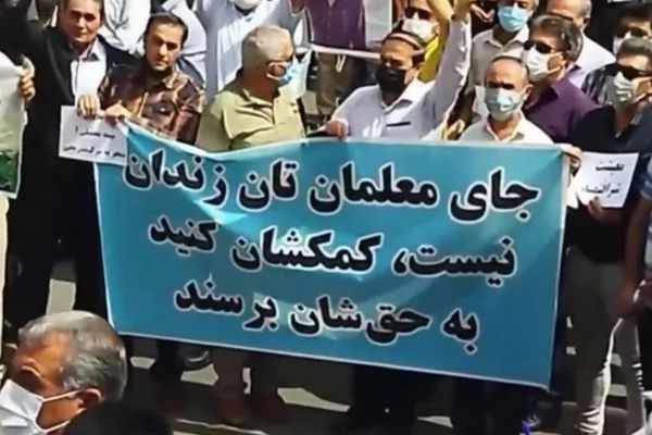 ضغوط على الصحافيين الإيرانيين لمنعهم من تغطية الاحتجاجات.. والمخابرات تعتقل أوروبيين اثنين