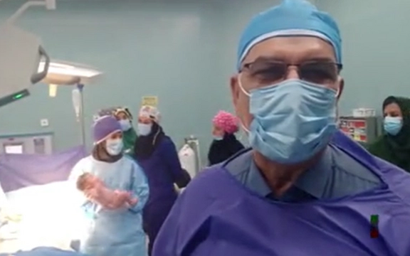 سخنگوی وزارت بهداشت: حضور وزیر در اتاق زایمان با رعایت ضوابط شرعی انجام شده بود