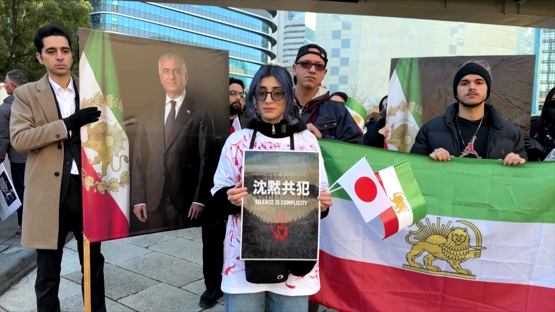 حضور پرشمار ایرانیان مقیم ژاپن در راهپیمایی در حمایت از انقلاب ملی