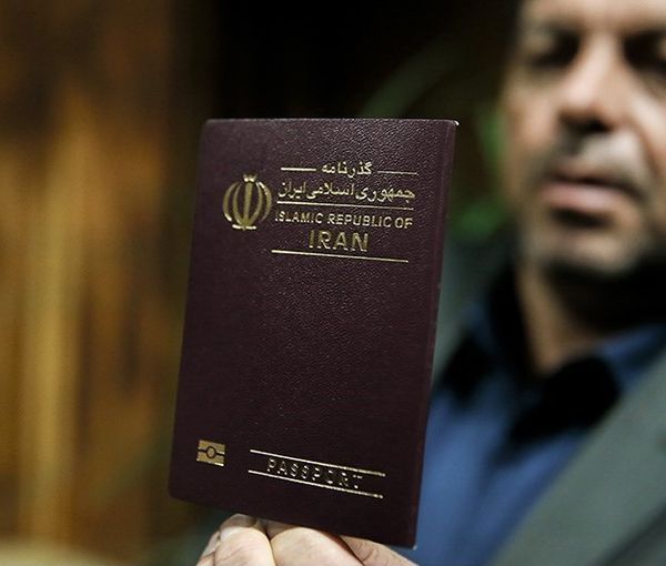 جواز السفر الإيراني يتقدم 10 درجات.. ومعاناة الإيرانيين في الحصول على التأشيرات مستمرة 