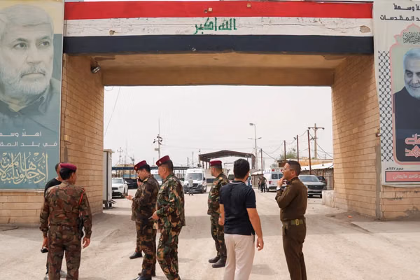 Iraq plays down Iran border disruption as more closures reported