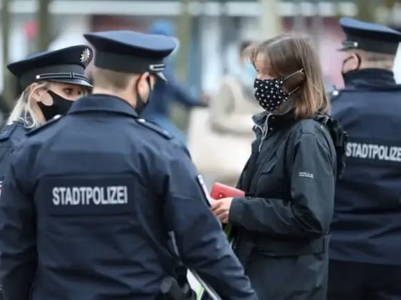 Photo showing some German police officers