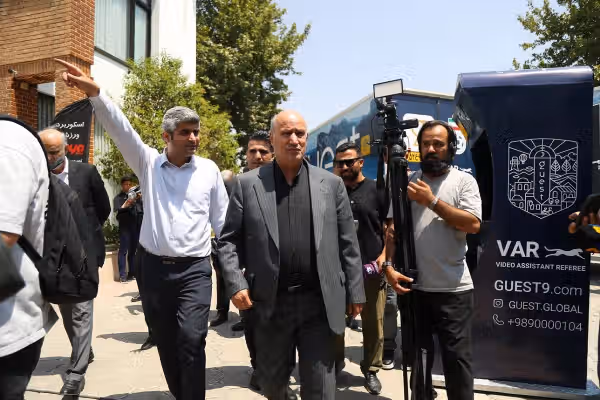 رونمایی فدراسیون فوتبال از هوش مصنوعی برای داوران و ون ویایآر