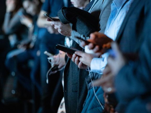 نظرسنجی ایسپا: کمتر از دو درصد مردم ایران فقط از رسانههای اجتماعی داخلی استفاده میکنند