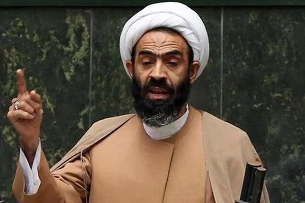 بعد خوف الحكومة.. برلماني إيراني يطالب بتنفيذ قانون "الحجاب" دون مراعاة المصالح