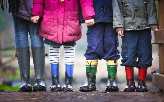 موقع إيراني: 196 حالة انتحار بين الأطفال في البلاد خلال 5 سنوات.. معظمهم من الفتيات