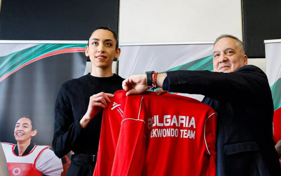با قراردادی رسمی؛ کیمیا علیزاده عضو تیم ملی تکواندو بلغارستان شد