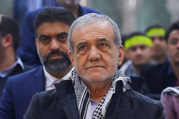 الرئيس الإيراني: مواردنا شحيحة وشتاء قاتم يلوح في الأفق بسبب نقص الغاز