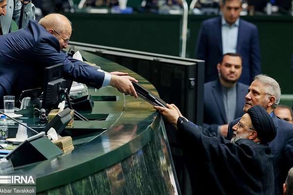 Iran Extends An Outdated Development Plan Instead Of A New One