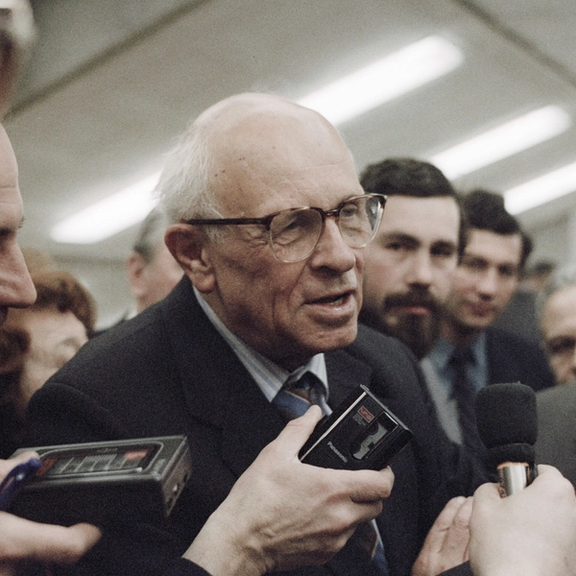 دو روزنامهنگار زندانی از بلاروس و گرجستان برنده جایزه ساخاروف ۲۰۲۵ شدند