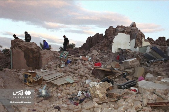 A scene of the aftermath of the earthquake in Bam, southeastern Kerman province, December 26, 2003