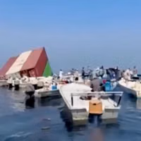 از صید ماهی تا صید آیفون ۱۸؛ غرق شدن کشتی در تنگه هرمز سوژه طنز کاربران شد