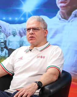 سرمربی تیم ملی بسکتبال ایران بهدلیل تنگی نفس در عربستان سعودی بستری شد