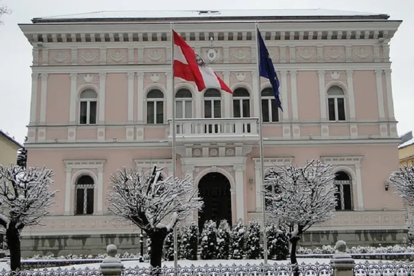 خاص لـ"إيران إنترناشيونال": نقل أنشطة السفارة النمساوية من طهران إلى باكو مؤقتًا