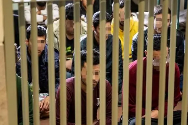 نشطاء وسجناء سياسيون يطالبون بـ"إنهاء هيمنة الأجهزة الأمنية على القضاء" في إيران