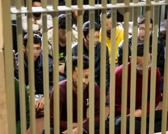 نشطاء وسجناء سياسيون يطالبون بـ"إنهاء هيمنة الأجهزة الأمنية على القضاء" في إيران