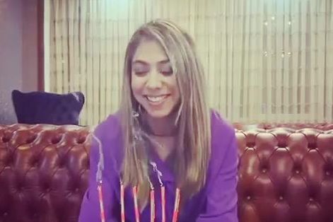 لعدم الالتزام بالحجاب.. اعتقال زوجة وابنة لاعب سابق بالمنتخب الإيراني لكرة القدم