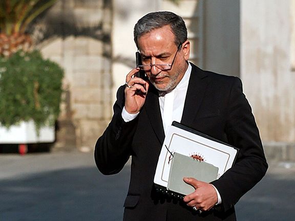 خبرگزاری فارس: مذاکرات ایران و آمریکا با تبادل متن مکتوب و با میانجیگری عمان انجام میشود