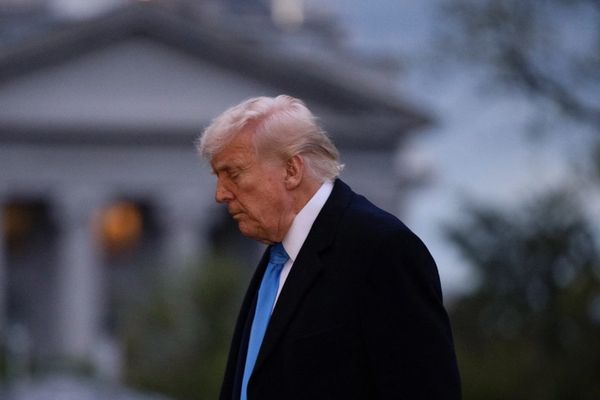 الخوف من "فخ أميركي" يفجّر انقسامًا بشأن المفاوضات بين المتشددين في إيران