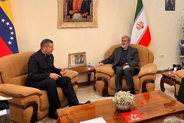 رییس کمیسیون امنیت ملی مجلس: از مقاومت ونزوئلا مقابل آمریکا پشتیبانی میکنیم