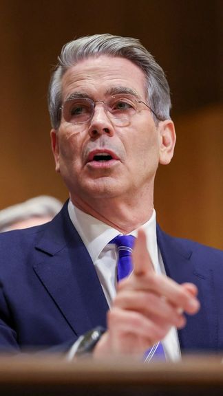 وزیر خزانهداری آمریکا با بانکهای جهانی درباره تحریمهای نفتی ایران گفتوگو کرد