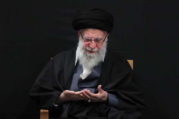 افول یک مستبد؛ خامنهای در هراس سقوط جامعه را به خون میکشد