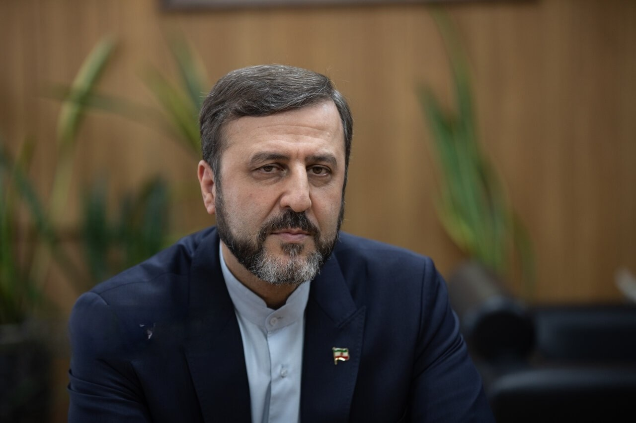 غریب‌آبادی: یادداشت تفاهم به معنای اعتماد به دشمن نیست؛ دستمان روی ماشه است