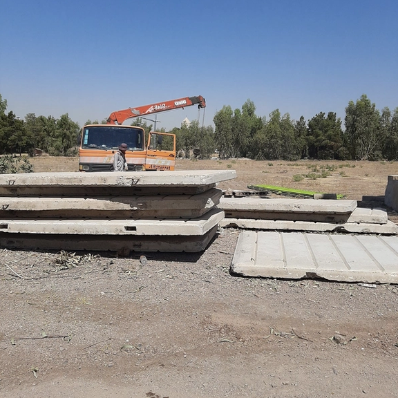 اقدام برای محصور کردن گورستان خاوران با دیوارهای بتنی و نصب پایههای دوربینهای مداربسته