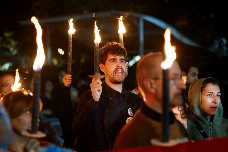 هزاران نفر در تل‌آویو خواستار تشکیل کمیسیون تحقیق در مورد حمله هفتم اکتبر حماس شدند