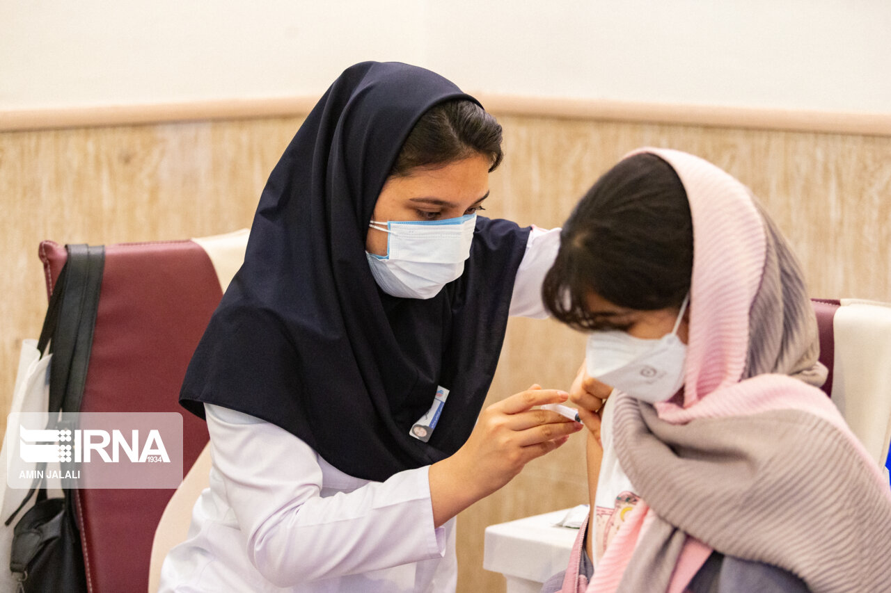 وقف توزيع لقاح "بابيلوغارد 4" يثير قلق النساء والأطباء في إيران