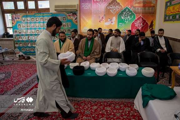 A ceremony in which a prominent clergyman places the turban on young clerics’ heads