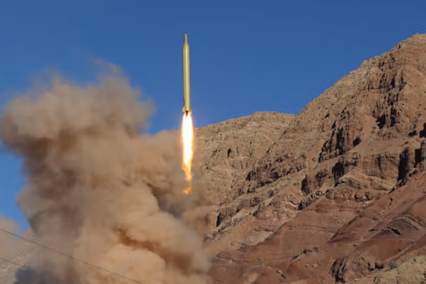 عربستان سعودی: چندین موشک و پهپاد شلیک شده از سوی ایران را رهگیری کردیم