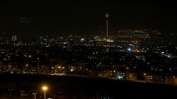 در آستانه زمستان و با ادامه بحران کمبود انرژی، کشور در آستانه تعطیلی کامل قرار گرفت