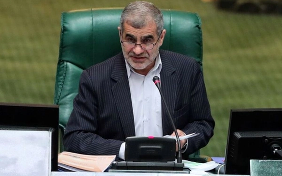 فرزند نایبرییس مجلس به دلیل جریمه شدن با خودروی خود به مامور راهور کوبید