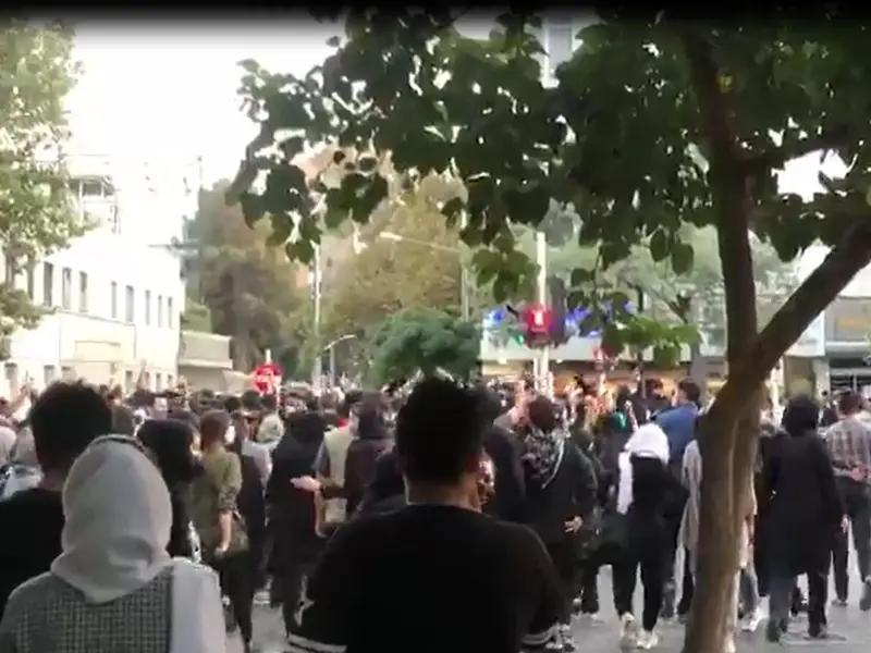 تقرير "هنغاو" لعام 2023 في إيران.. اعتقال أكثر من 2300 مواطن وإعدام ما لا يقل عن 823 سجينا