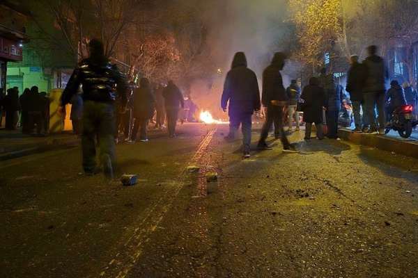 واشینگتنپست: آمریکا نهادهای دخیل در کشتن معترضان را هدف قرار خواهد داد