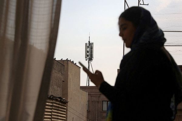 Iran keeps loyal voices online as public faces record internet blackout