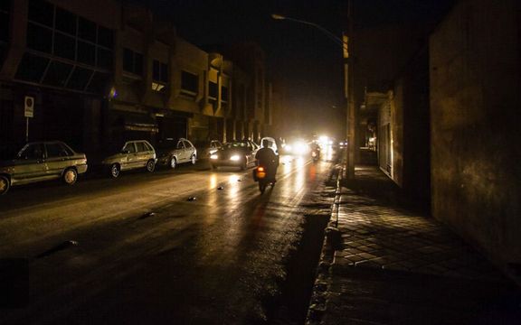 عضو کمیسیون بازار برق و بورس: قطع برق تا چهار سال بعد حتمی است