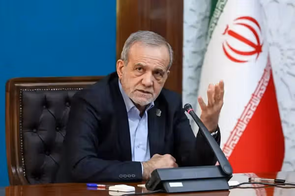 اعتراف پزشکیان به فروپاشی زیرساختهای انرژی و بنبست اقتصادی: گفتوگو نکنیم، چه کنیم؟