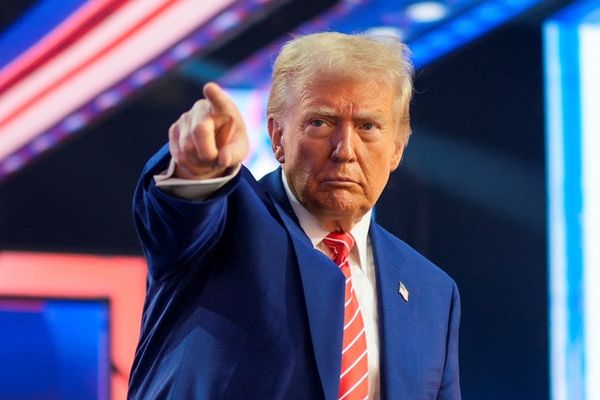 "واشنطن بوست": ربما يصدر ترامب أمراً بهجوم عسكري مباشر على المنشآت النووية الإيرانية