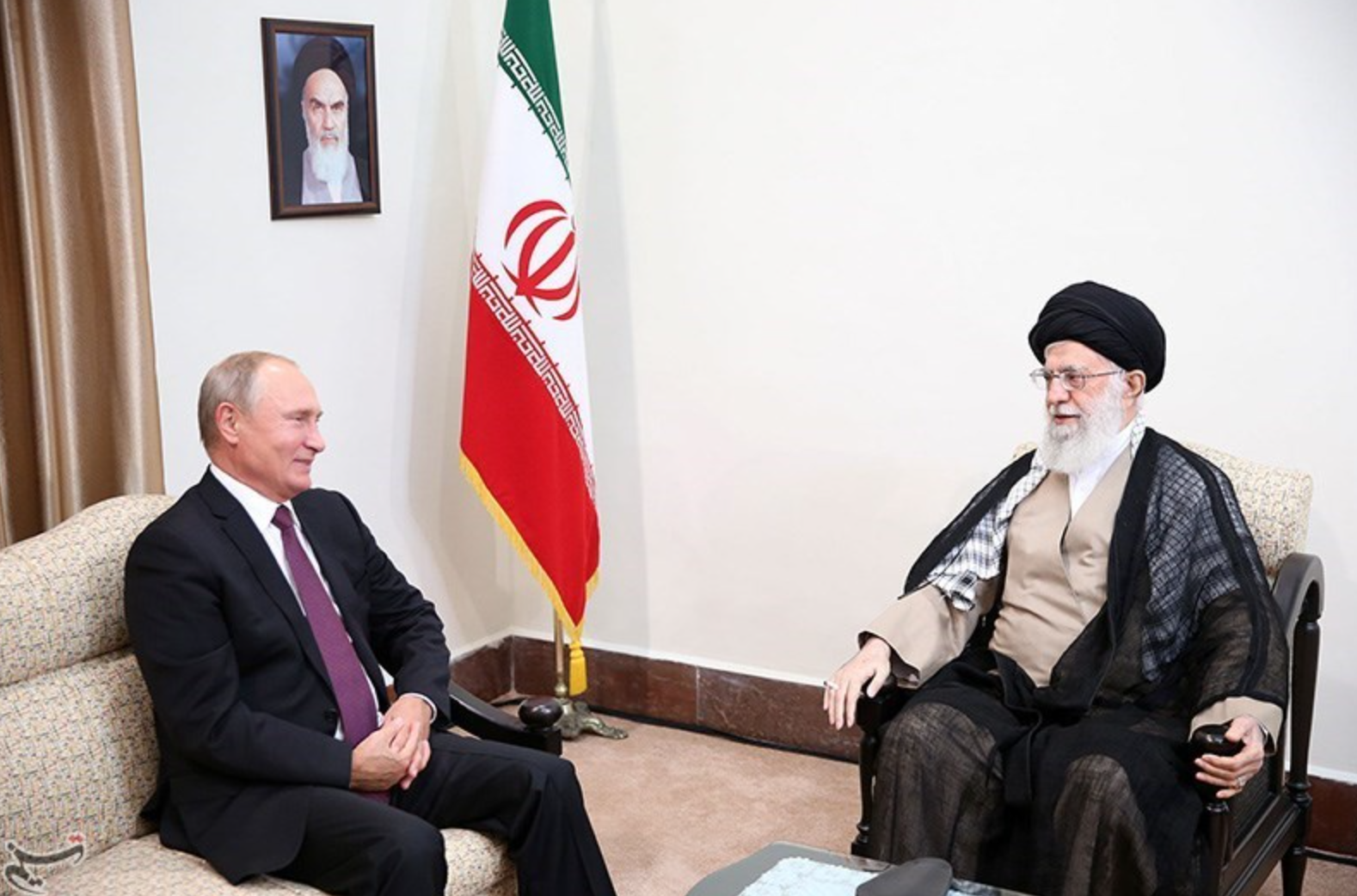 مسؤول إيراني يؤكد على مساعدة موسكو: يجب أن نصبح ممراً لسد احتياجات روسيا