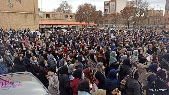 Teachers living with less than $200 a month protesting in Iran. Dec. 23, 2022