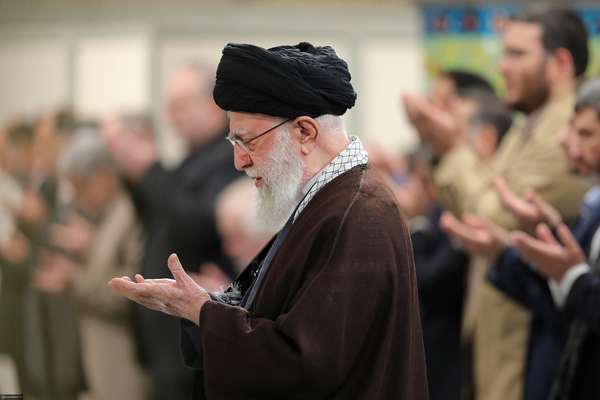 Iran Regime Will Have A Bumpy Year Ahead, Say Insiders